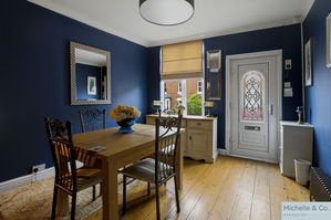 Dinign Room- click for photo gallery